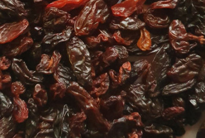 Black Raisins